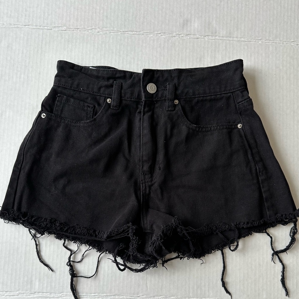 Pacsun Black Cut off Mom Shorts. Size 24